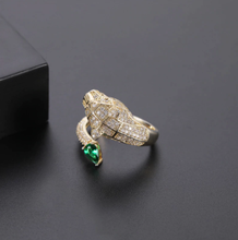 Load image into Gallery viewer, Fashion personality leopard head design gold zircon wedding ring

