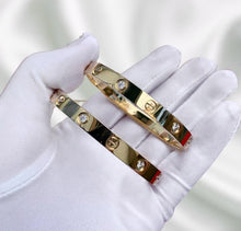 Load image into Gallery viewer, Luxury Bracelet (Buy 1 get 1 Free)
