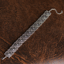 Load image into Gallery viewer, Silver Pendant Choker Necklace
